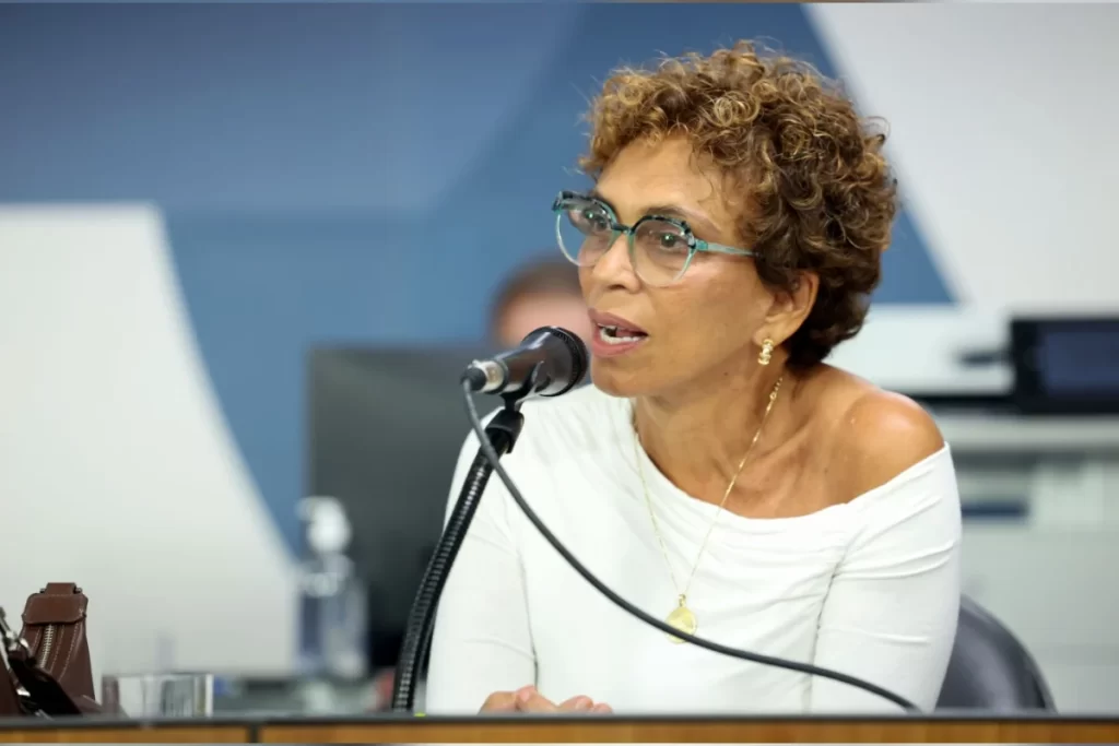 Marília ignora pressão e mantém agenda de pré-candidata ao Senado