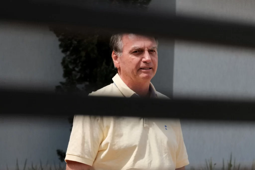 PGR pede manutenção da prisão domiciliar de Bolsonaro ao STF