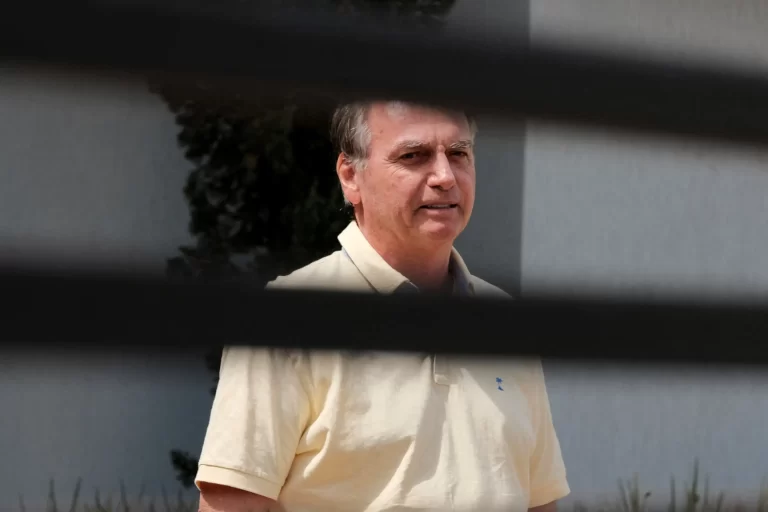PGR pede manutenção da prisão domiciliar de Bolsonaro ao STF