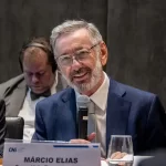 Tarifaço: Ministro diz que governo não sairá da 'mesa de negociação' e critica Flávio
