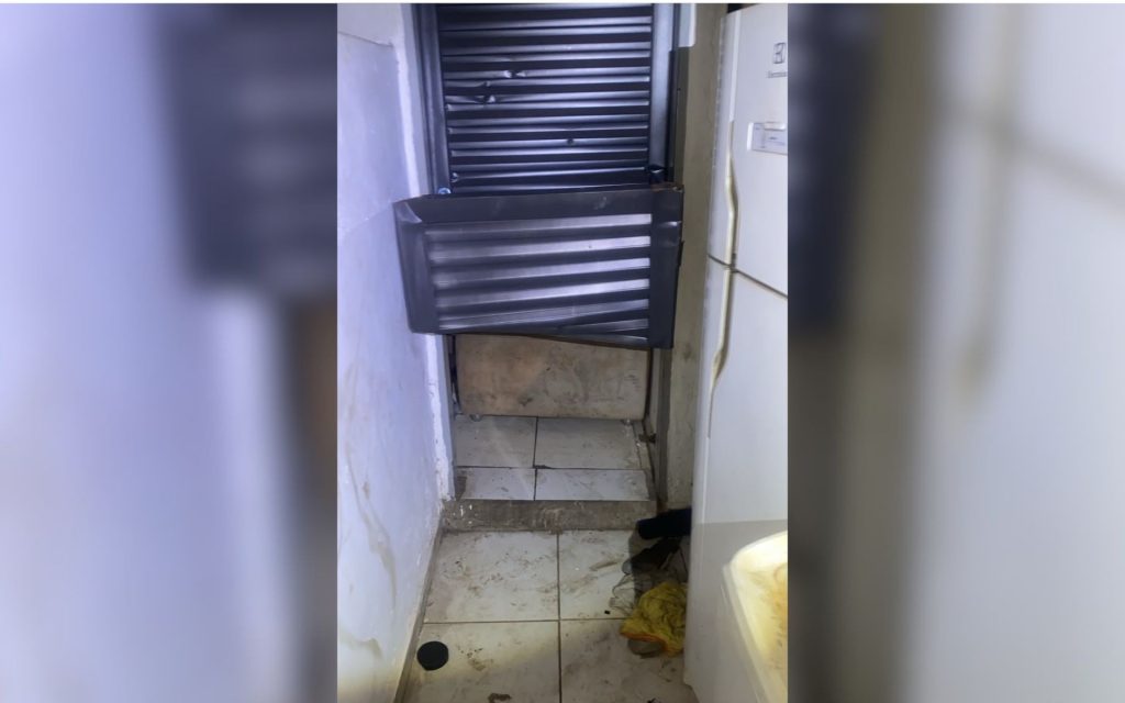 Jovem é encontrado dentro de geladeira após invadir casa | G1