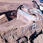 Trabalhadores encontram veículo completamente enterrado durante obra | G1
