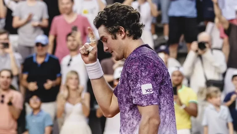Ao vivo: acompanhe duelo entre João Fonseca e Jesper de Jong em Wimbledon | CNN Brasil