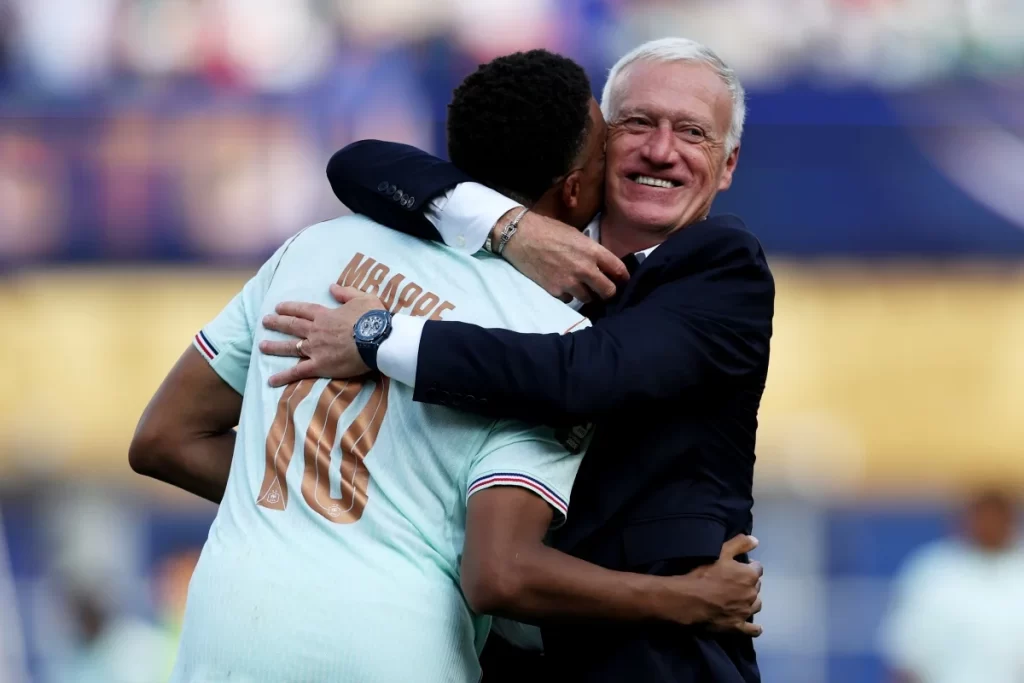 Copa: Mbappé se declara a Deschamps em despedida da seleção francesa
