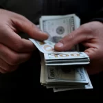 Dólar hoje sobe com tensão no Oriente Médio e juros no radar