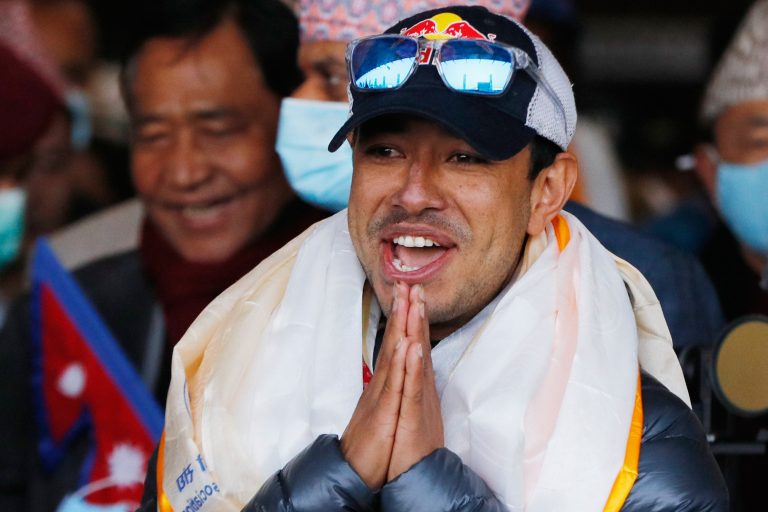 Corpo de Nirmal Purja, montanhista recordista mundial, é recuperado por equipes de emergência no Paquistão | G1