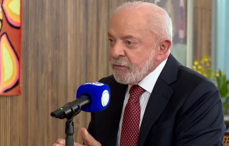 Em entrevista, Lula afirma que vai anunciar o fim da taxa das blusinhas