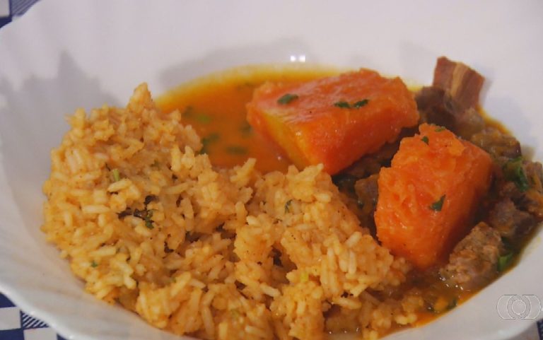 Arroz carreteiro com abóbora: veja receita com abóbora gigante | G1