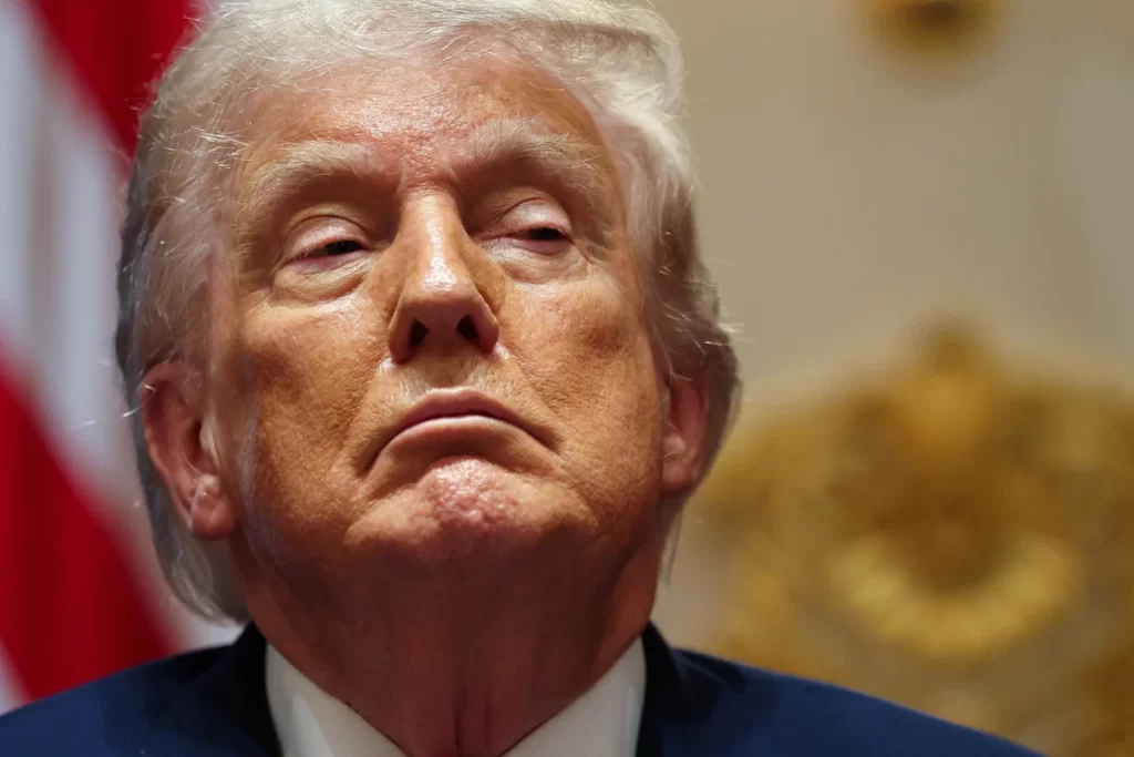 Banco diz que fechou 300 contas do grupo Trump após revisão antilavagem