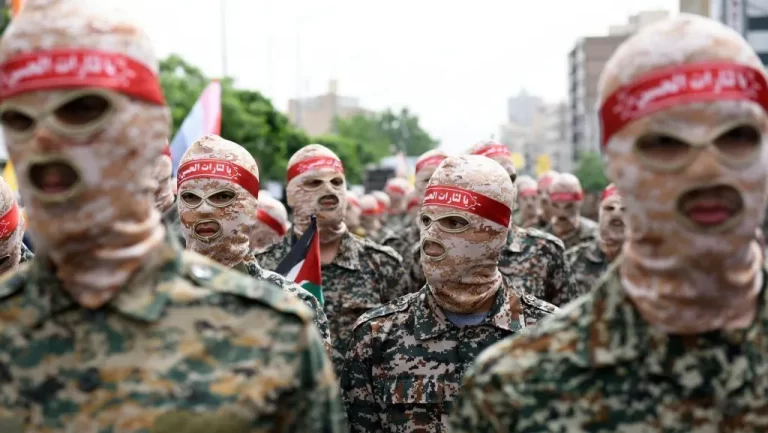 Militares do Irã negam que país negocia com os EUA apesar de fala de Trump | CNN Brasil
