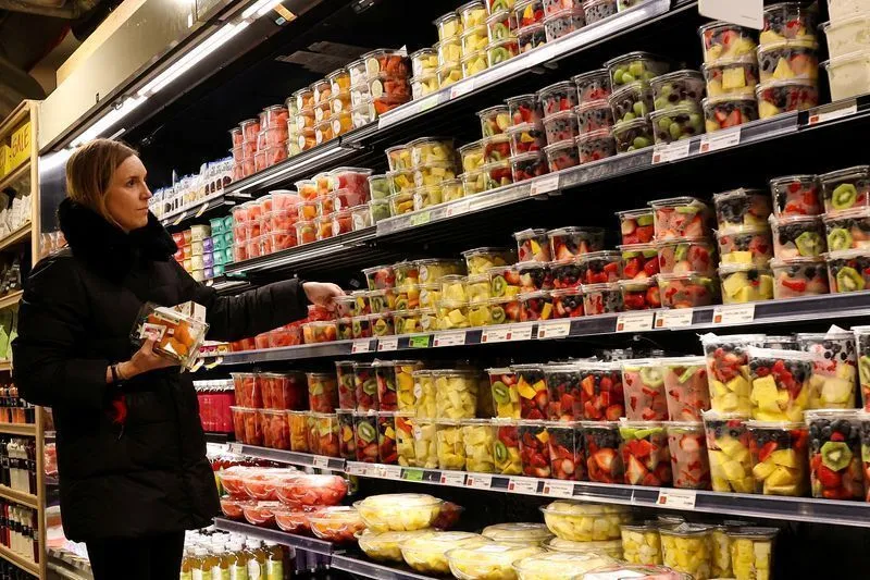 Inflação nos EUA continua elevada em julho; PIB do 2º tri fica estável | CNN Brasil