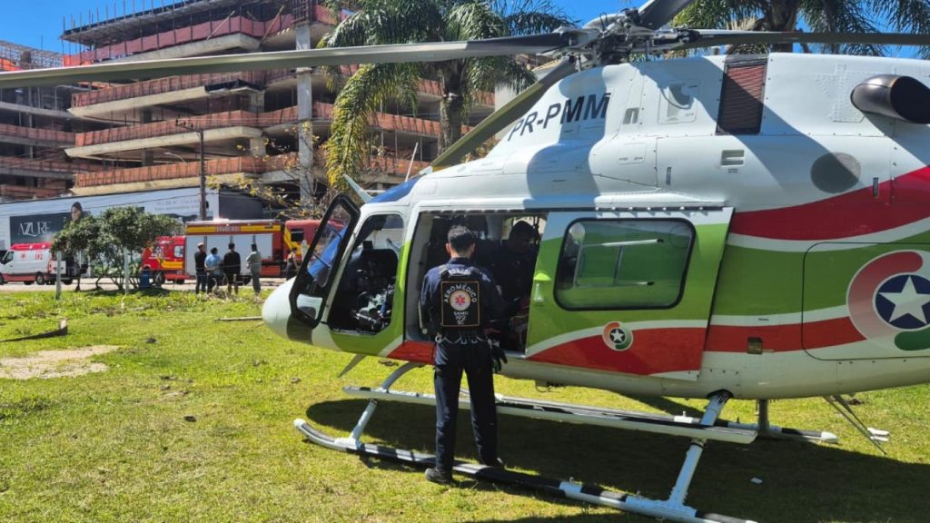 Laje desaba em Florianópolis e fere trabalhadores na Praia Brava | G1