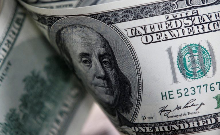 Dólar abre sessão desta terça-feira, de olho no noticiário internacional | G1