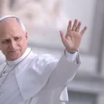 Papa Leão XIV terá alta do hospital neste sábado (17), diz Vaticano | CNN Brasil