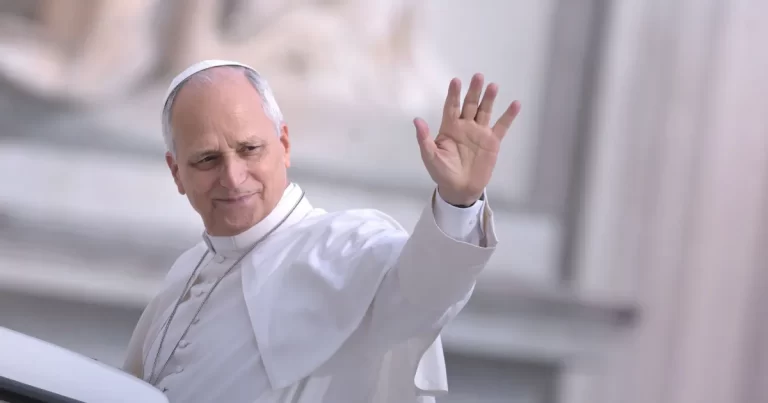 Papa Leão XIV terá alta do hospital neste sábado (17), diz Vaticano | CNN Brasil