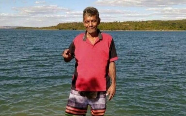 Idoso morre após ser picado por formiga enquanto pescava | G1