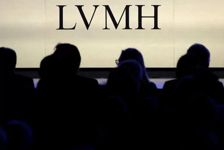 LVMH tem desaceleração de venda no 3° trimestre | CNN Brasil
