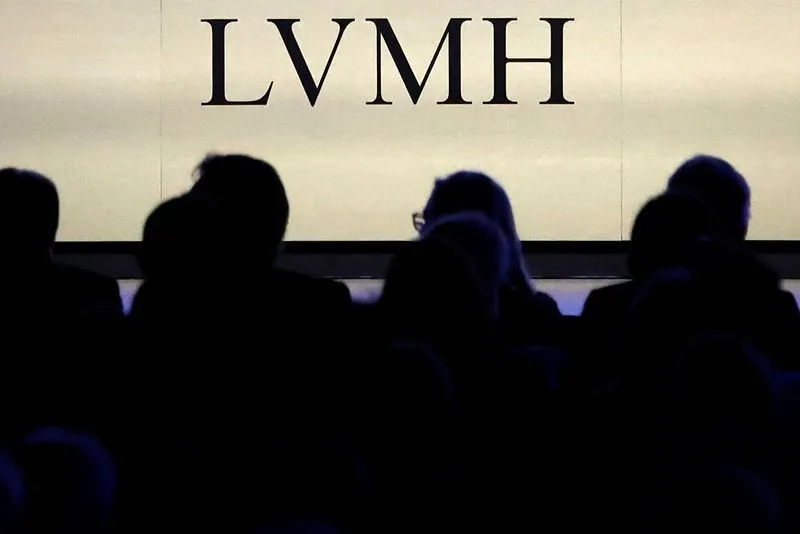 LVMH tem desaceleração de venda no 3° trimestre | CNN Brasil